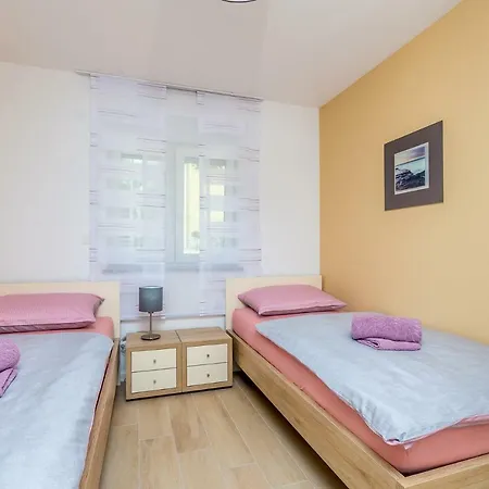 Nika Villa *